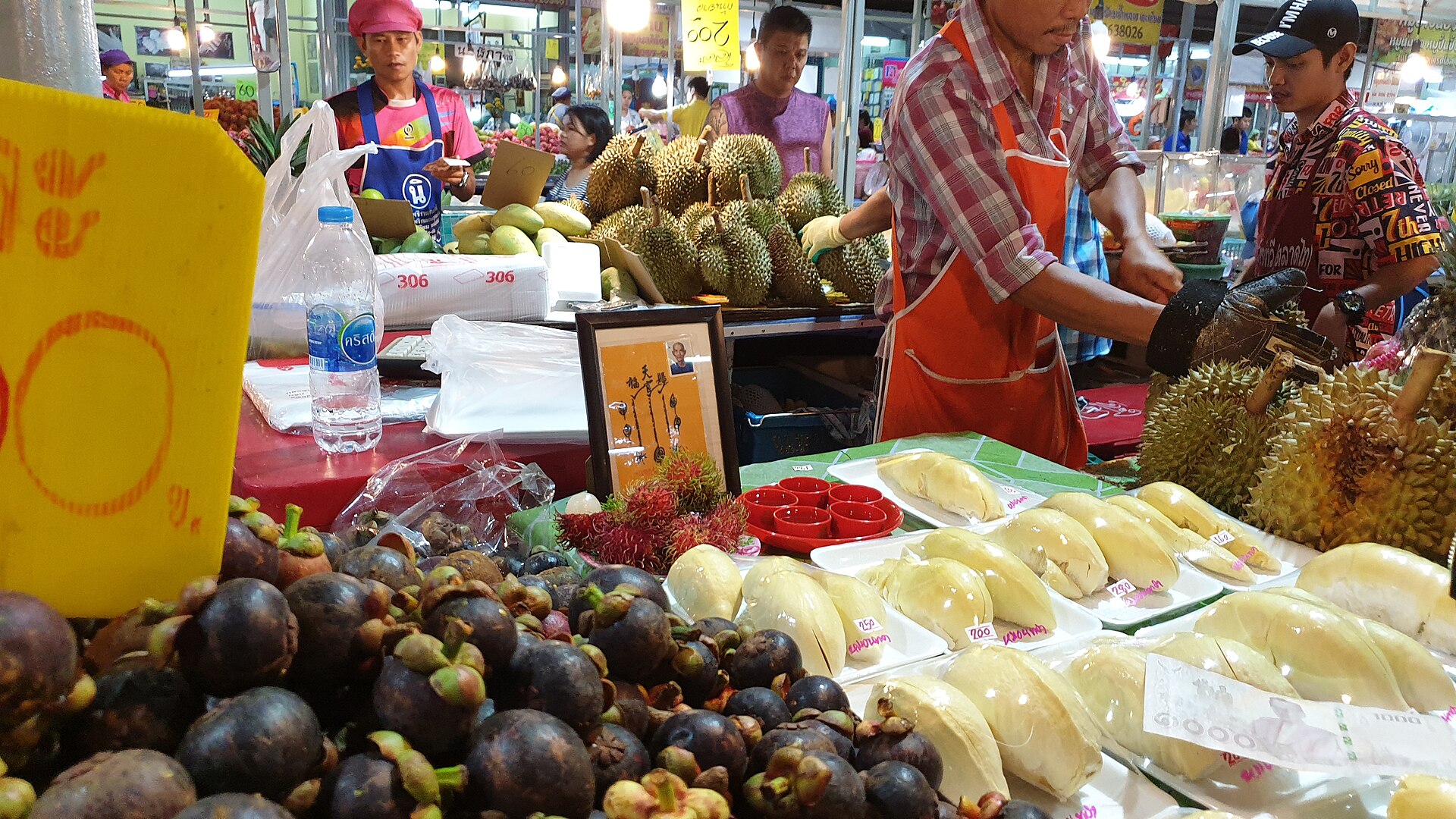 Bancarella di frutta tropicale a Bangkok